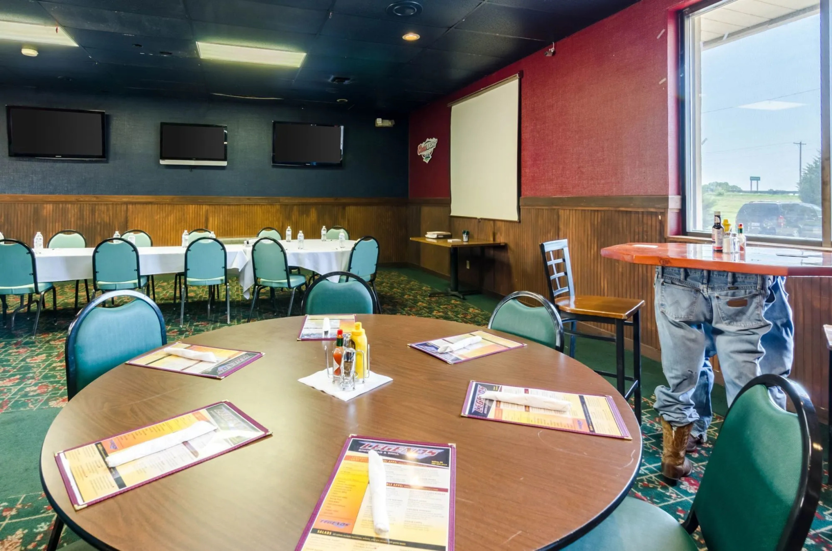 Sunflower Inn and Suites