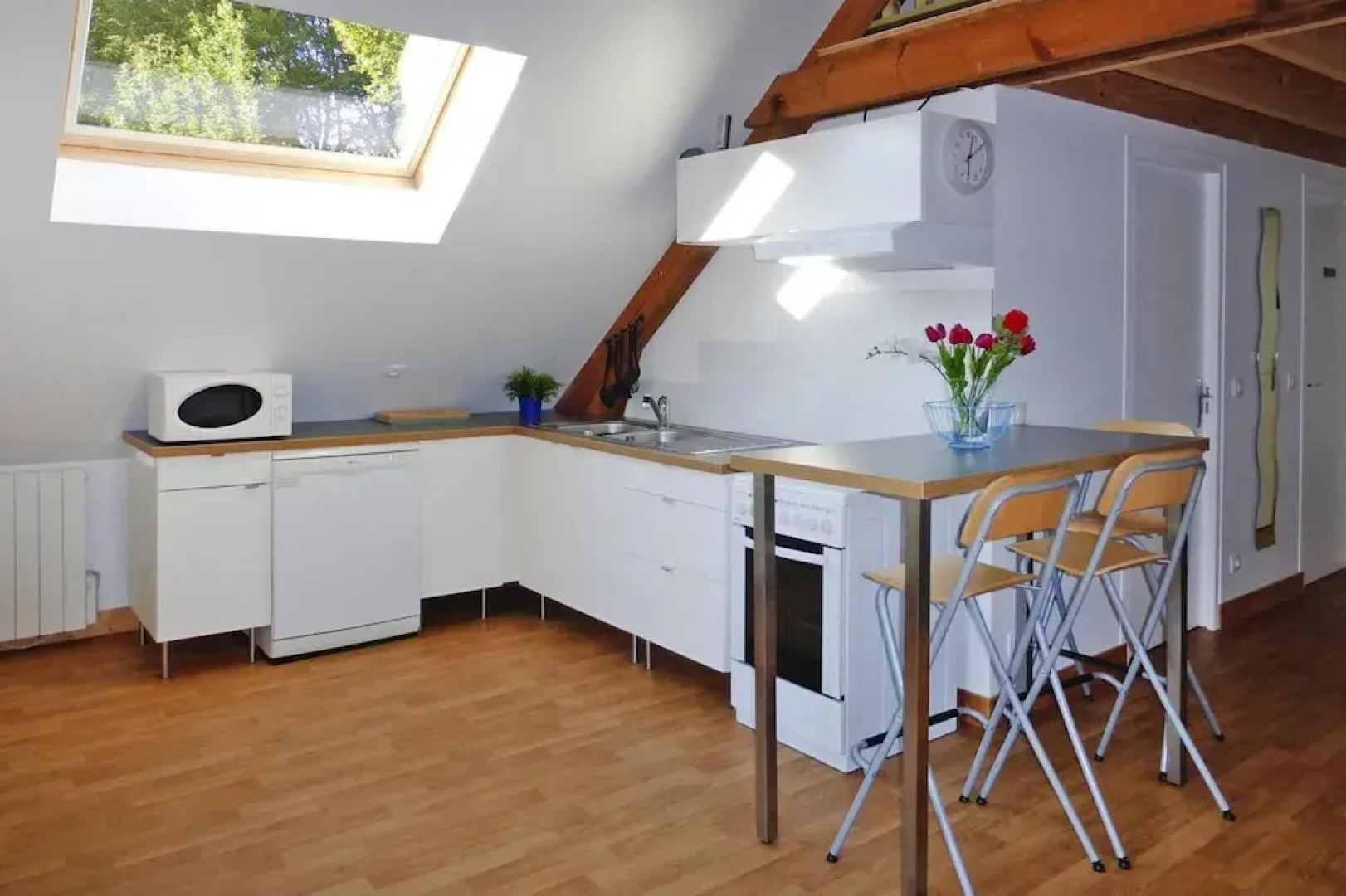 Pretty Flat With Roof Terrace and Large Garden