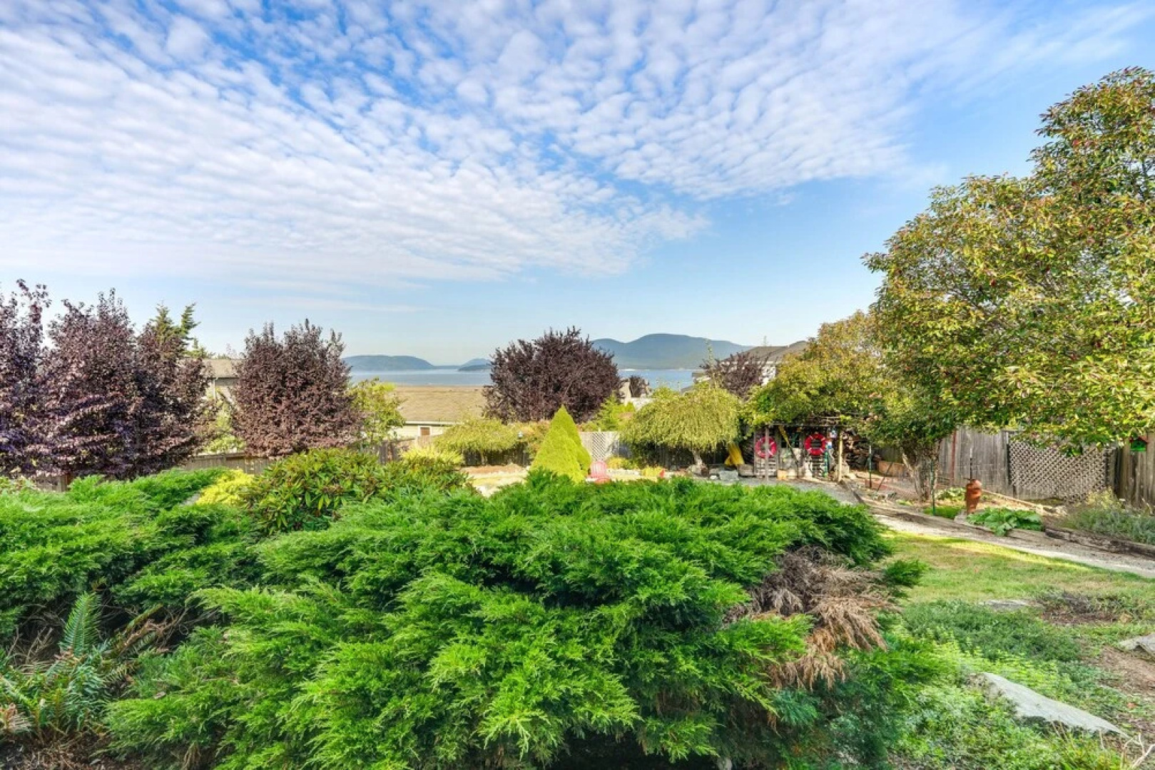 Coastal Haven w/ Hot Tub & San Juan Island Views