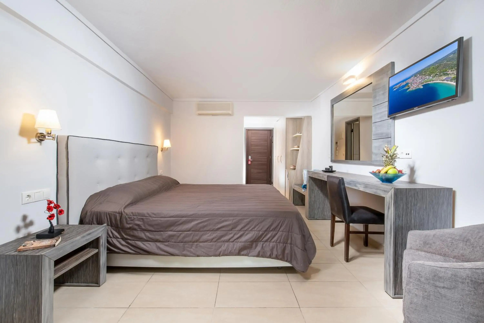 Lagomandra Hotel and Spa