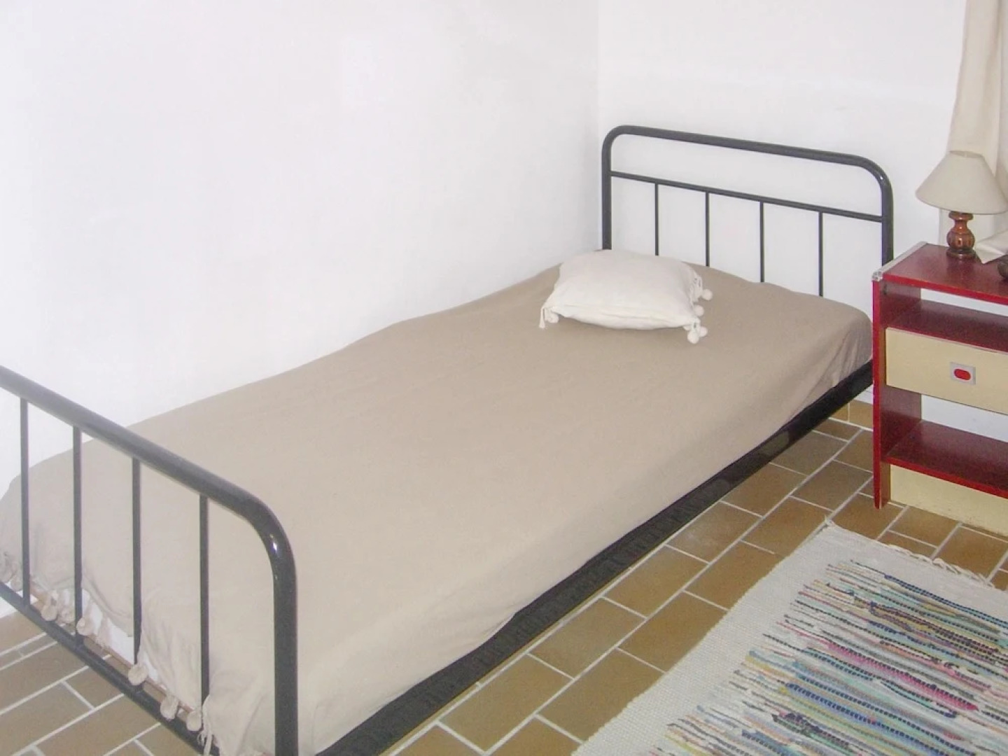 House With 4 Bedrooms in Varages, With Wonderful Mountain View, Privat