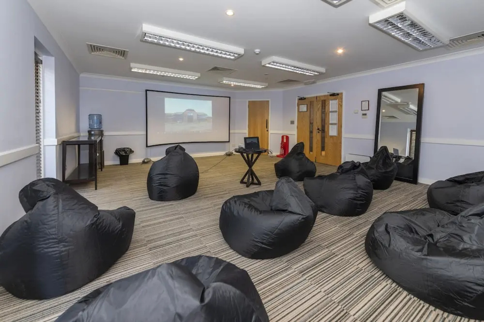 Charming 20-bed Self Contained Dwelling in Hook