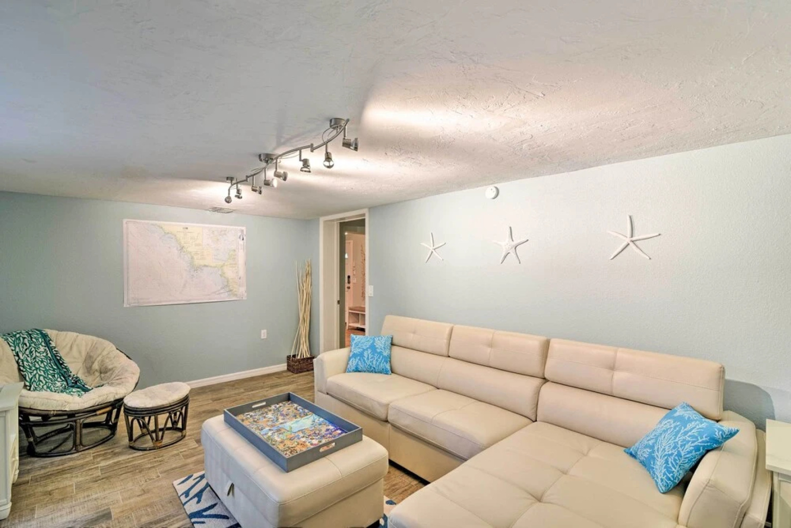 Updated Rustic Yankeetown Home w/ Lanai & Dock