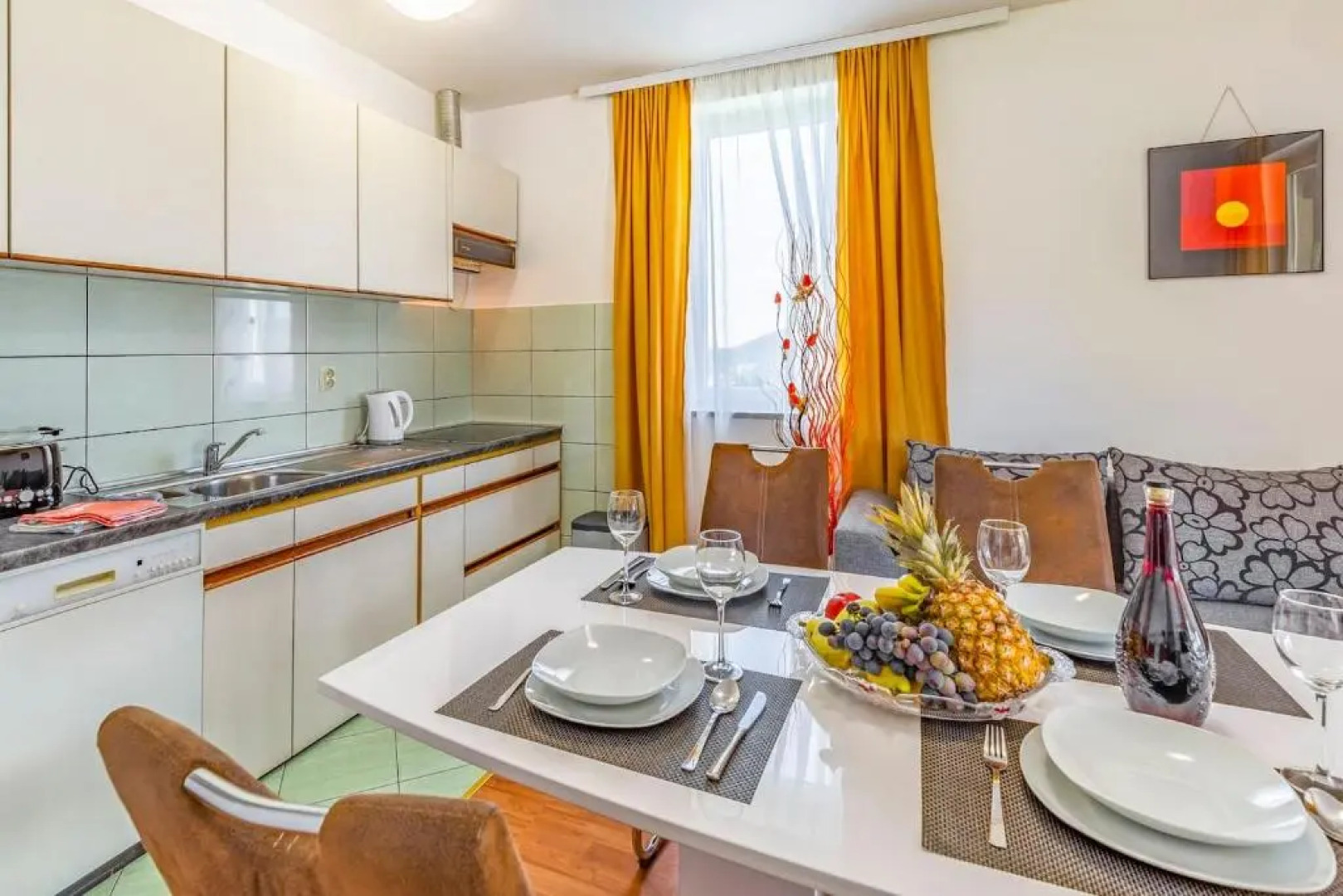 All Seasons Apartment