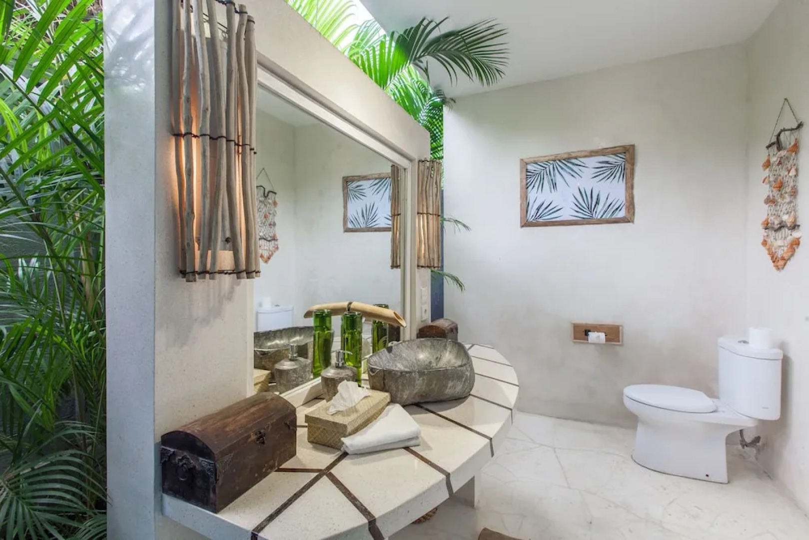 The Green Room Canggu - Hostel