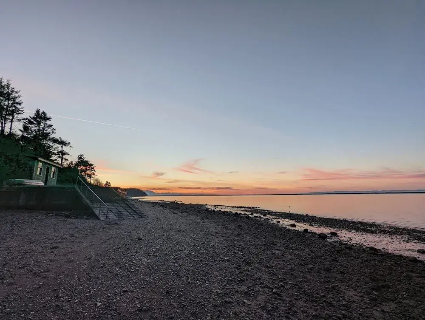 Juan de Fuca Waterfront Hotel & Cottages