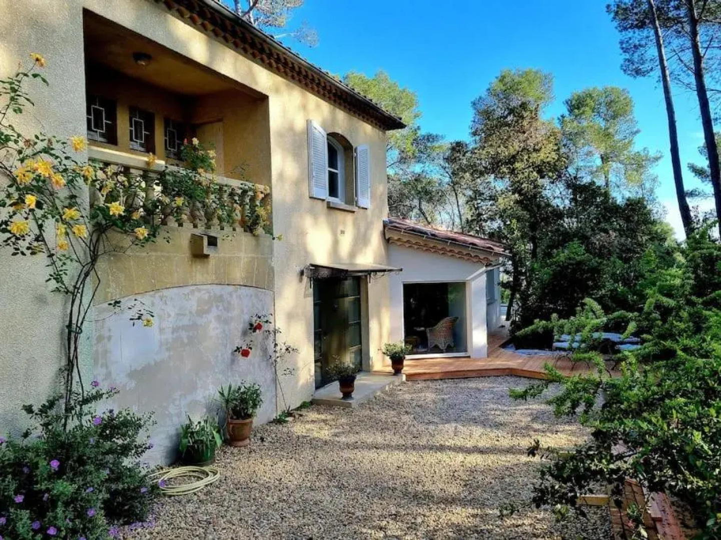 Charming villa with pool and view to Pic St. Loup