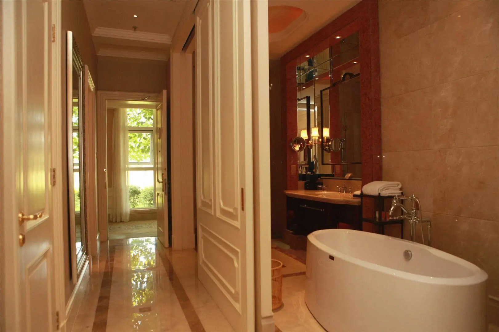 Dragon Lake Princess Hotel