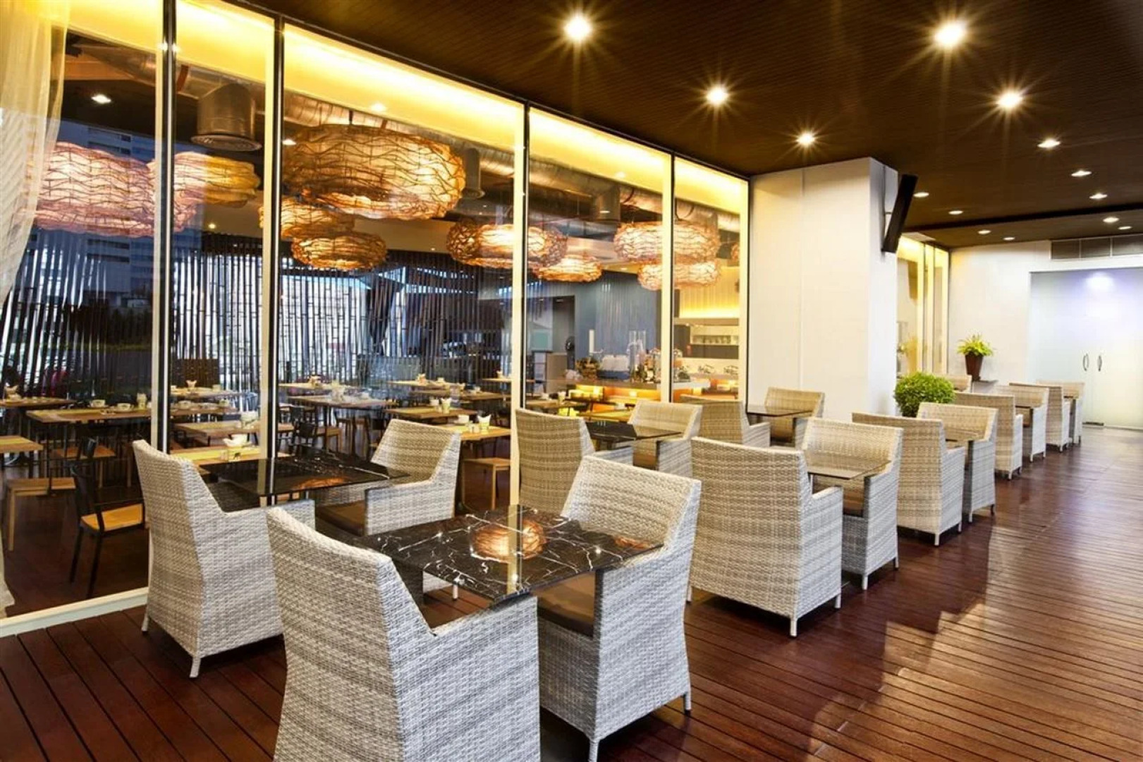 VELA Dhi GLOW Pratunam