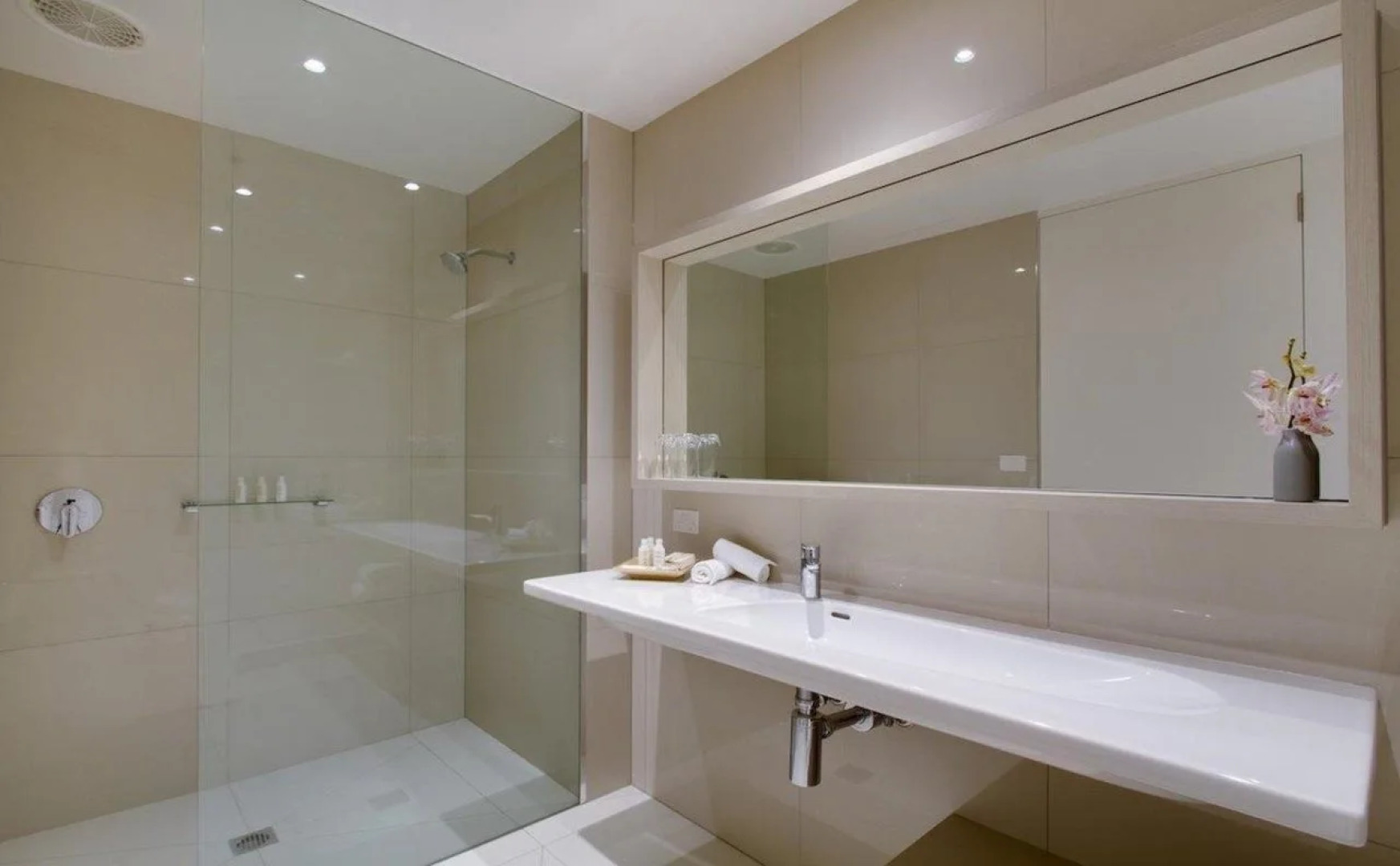 Quarters at Flinders Hotel