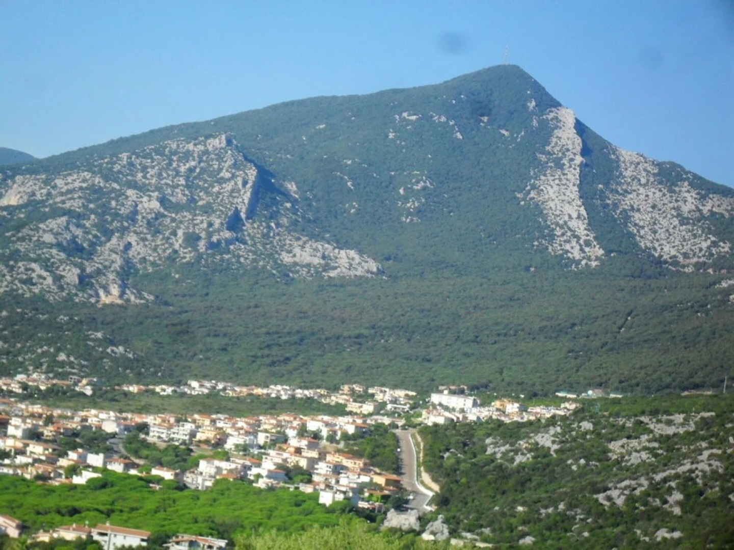 Apartment With 3 Bedrooms in Cala Gonone, With Wonderful sea View and Furnished Terrace Near the Beach