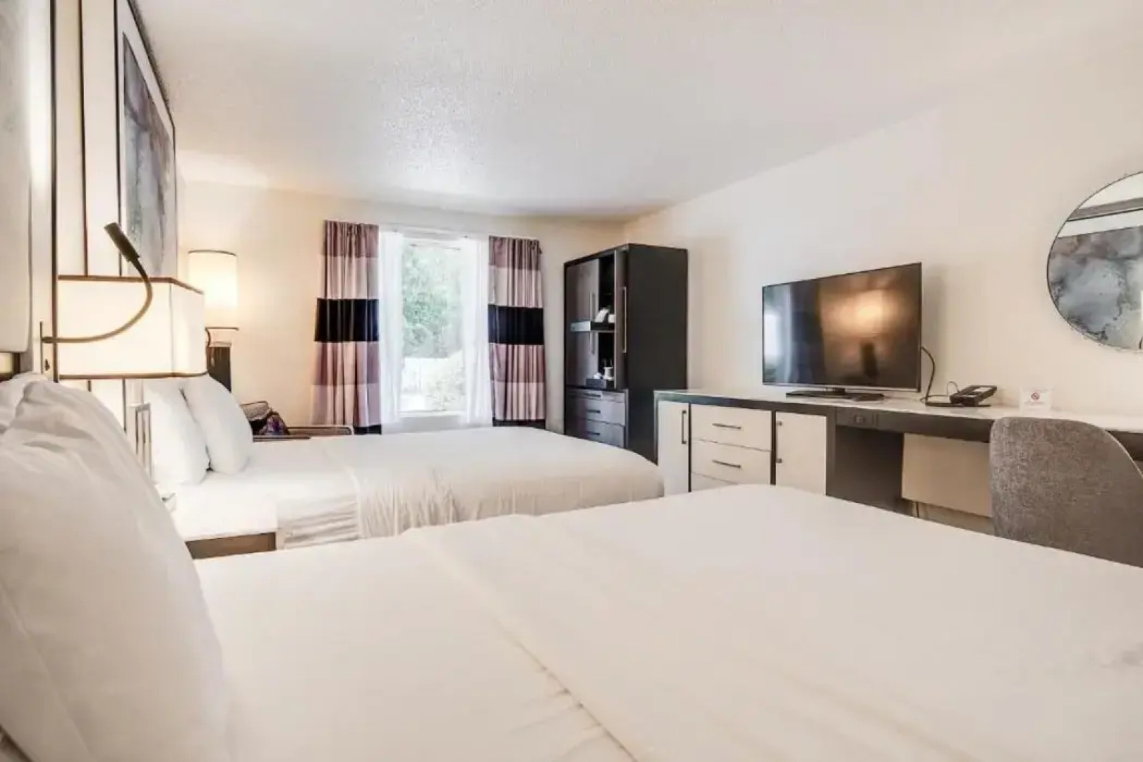 Cottonwood Suites Savannah Hotel & Conference Center