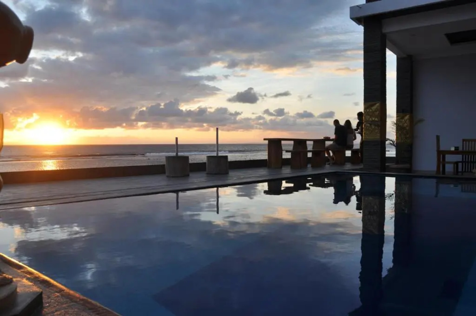 Pradana Beach Inn Luxury