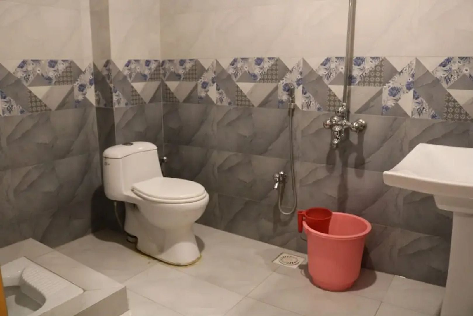 Green Palace Guest House Malam Jabba