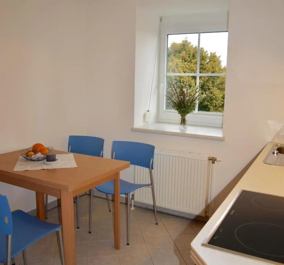 Charmantes Apartment mit Balkon zum Garten nahe Wien