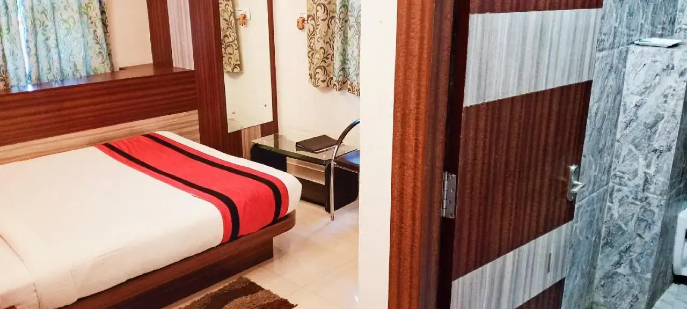 Hotel Anand International