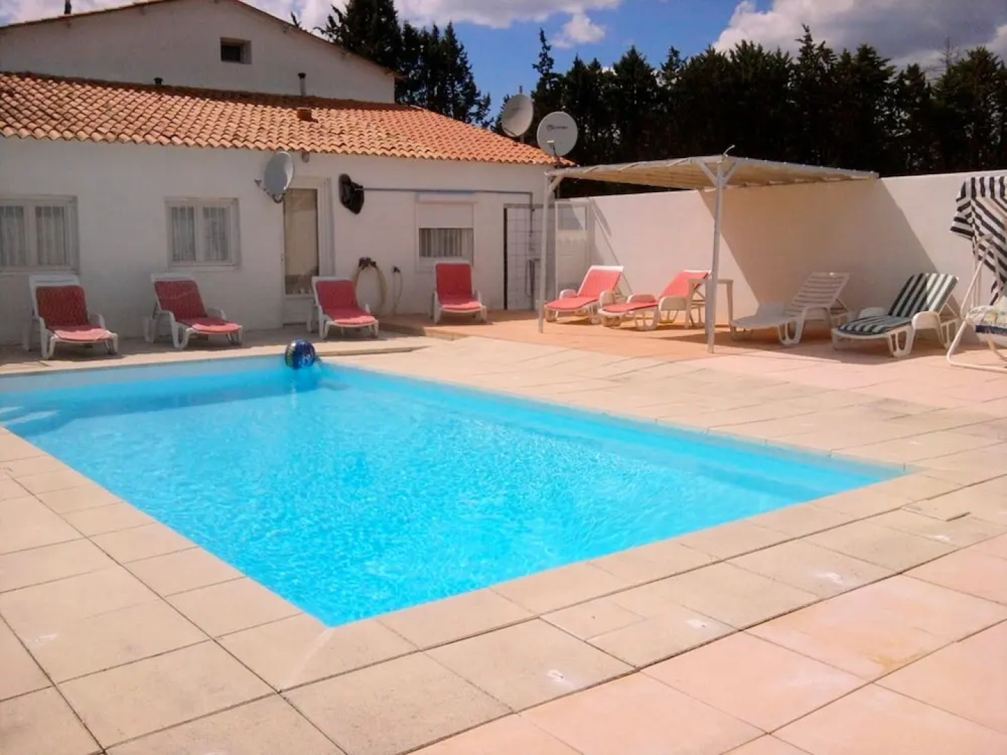 Villa With 4 Bedrooms in Meynes, With Private Pool, Enclosed Garden an