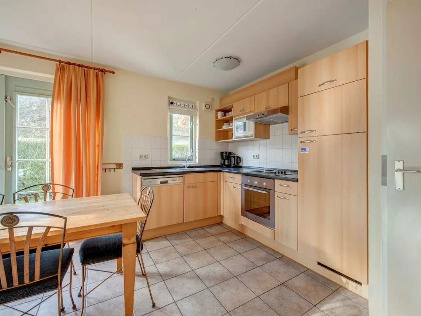 Thatched Villa With Dishwasher, sea at 1 km. in Domburg