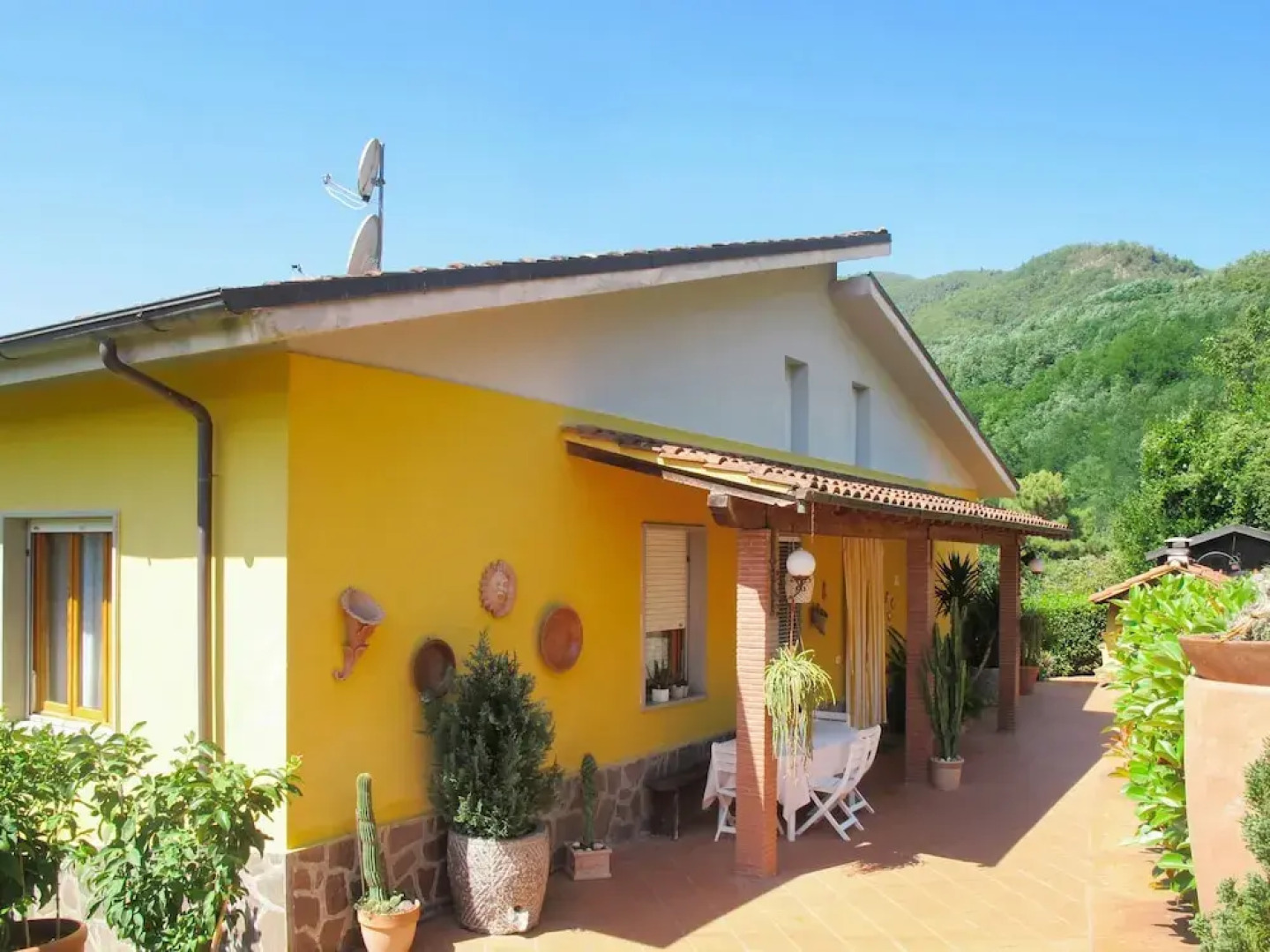 Bataba Villa A Roggio