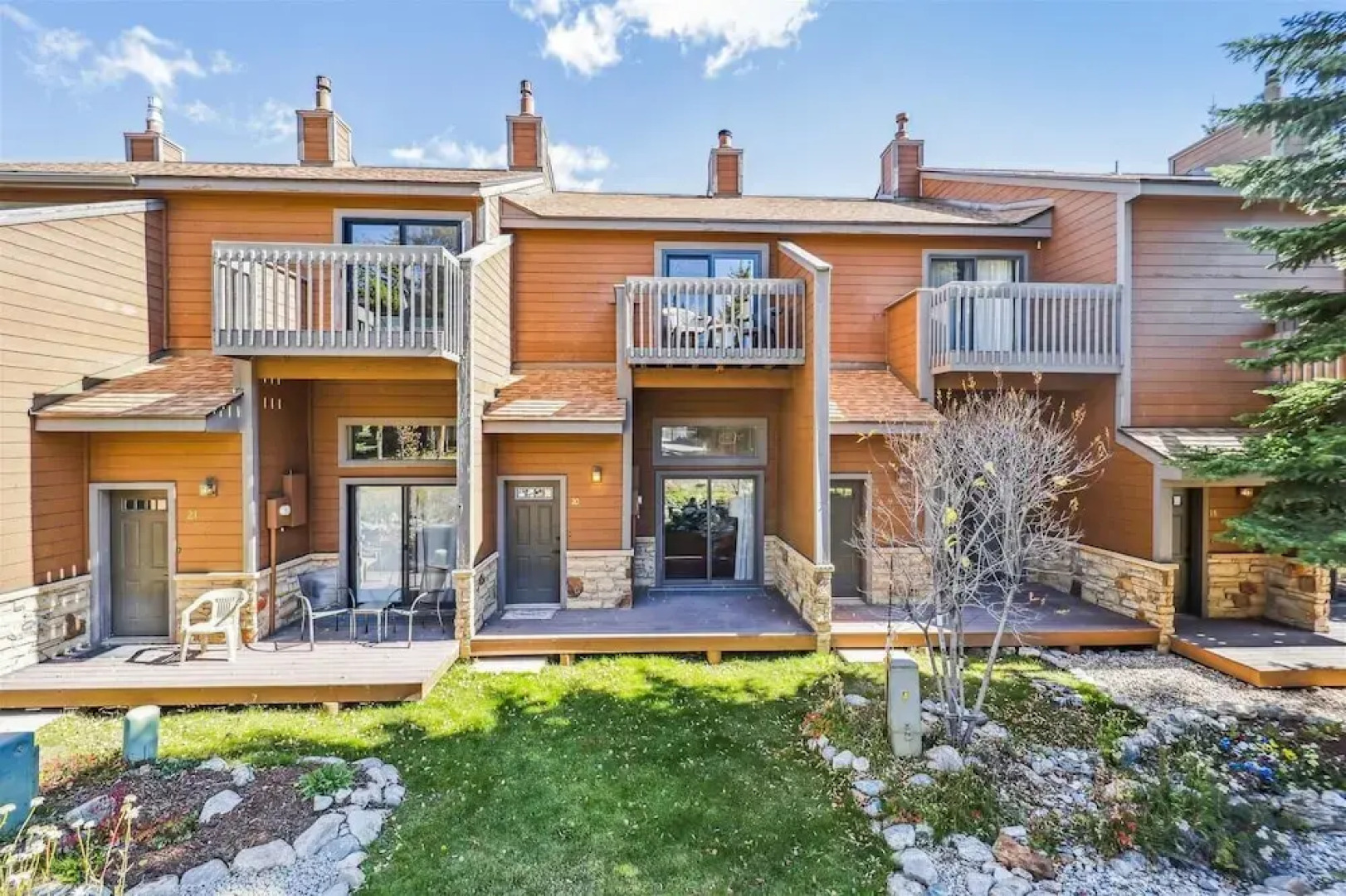 Winterpoint 20 2 Bedroom Townhouse by RedAwning