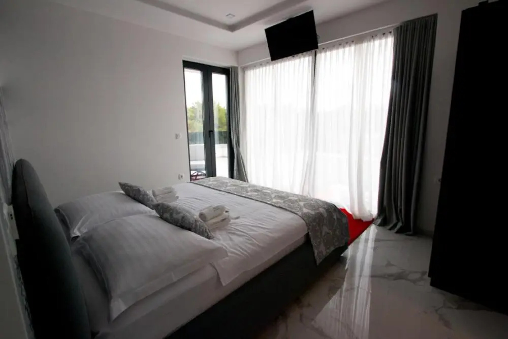 Villa Barako Prestige - 4 Bedroom Villa - Very Modern Interior - WiFi and Air Conditioning