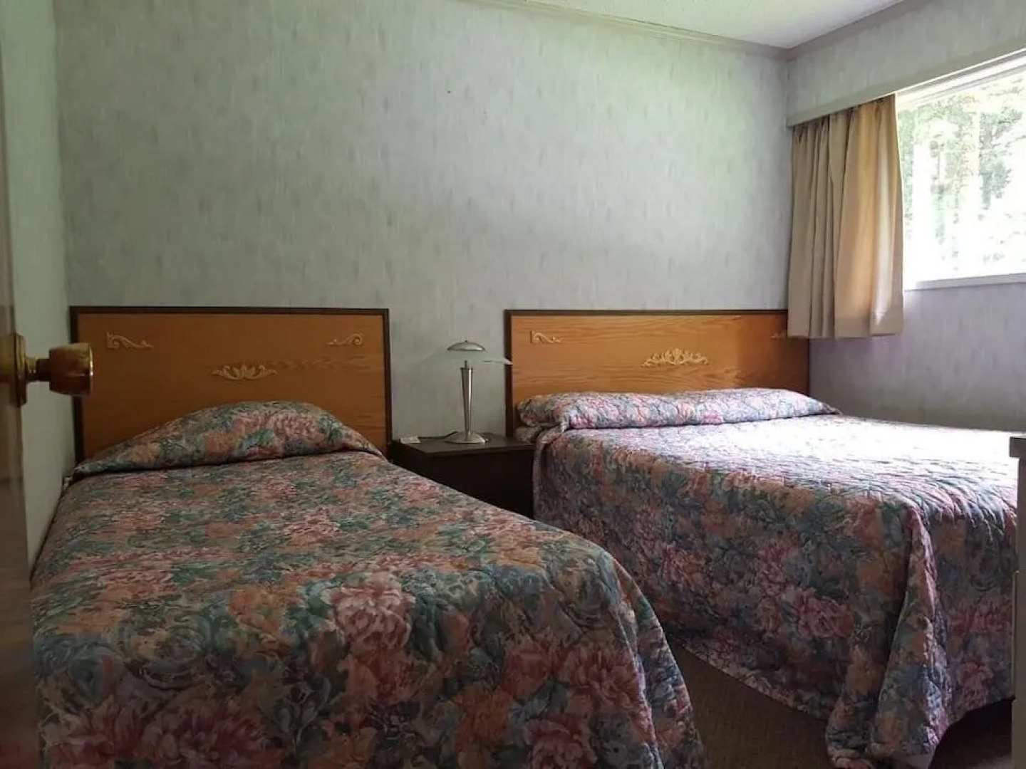 Pioneer Inn by the River