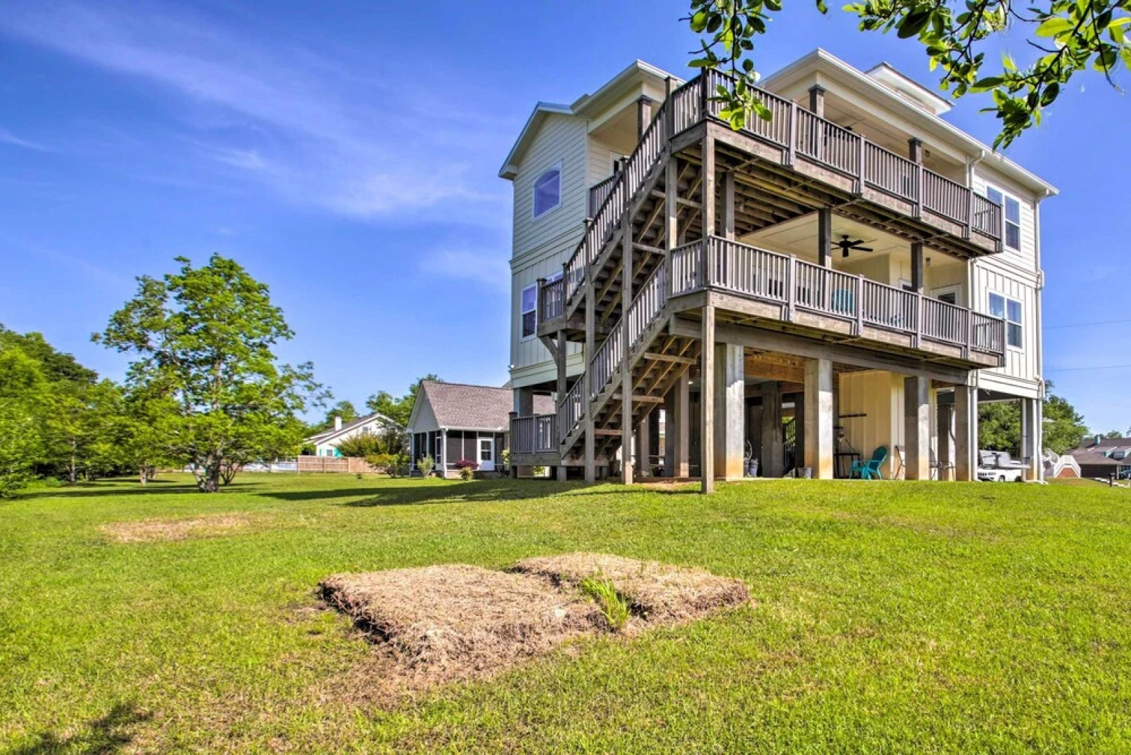 Waveland Abode w/ Patio, Walk to Beach!