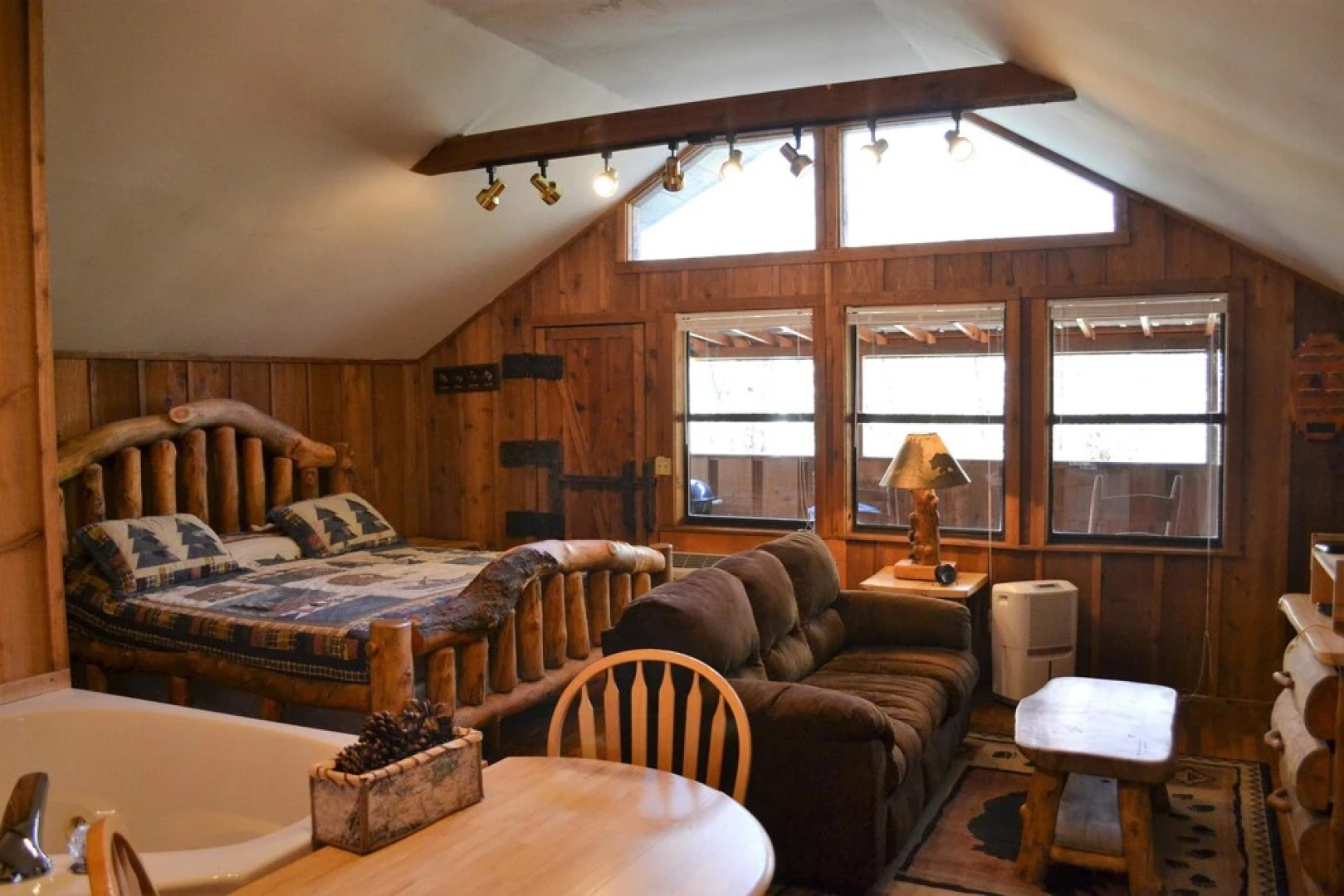 Cades Cove Hide Away