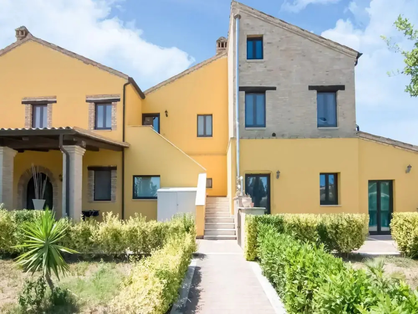 Scenic Apartment in Ascoli Piceno with Hot Tub