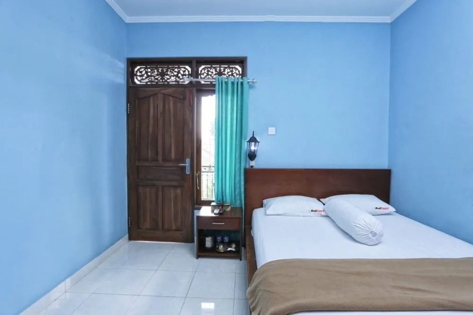 RedDoorz @ Raya Kerobokan 2