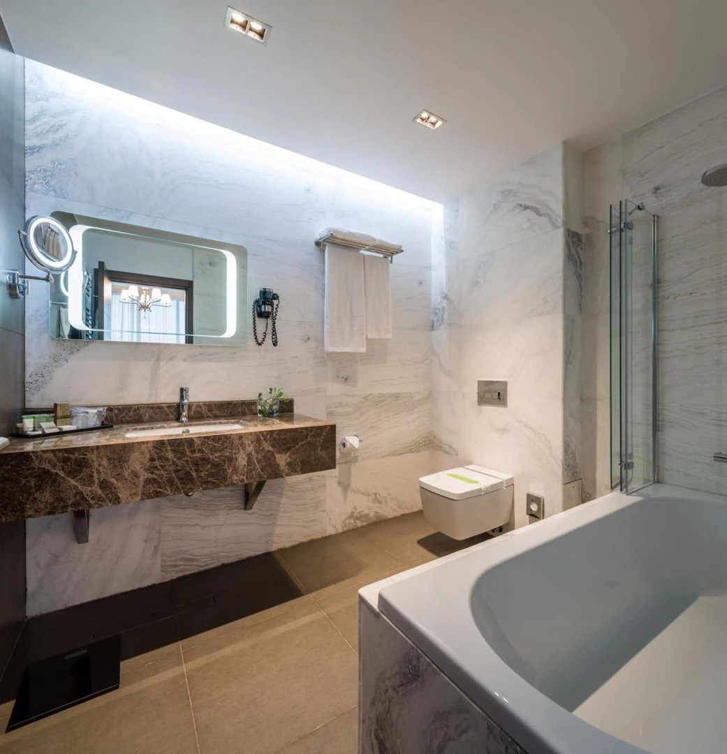 Sky Blue Hotel & Spa