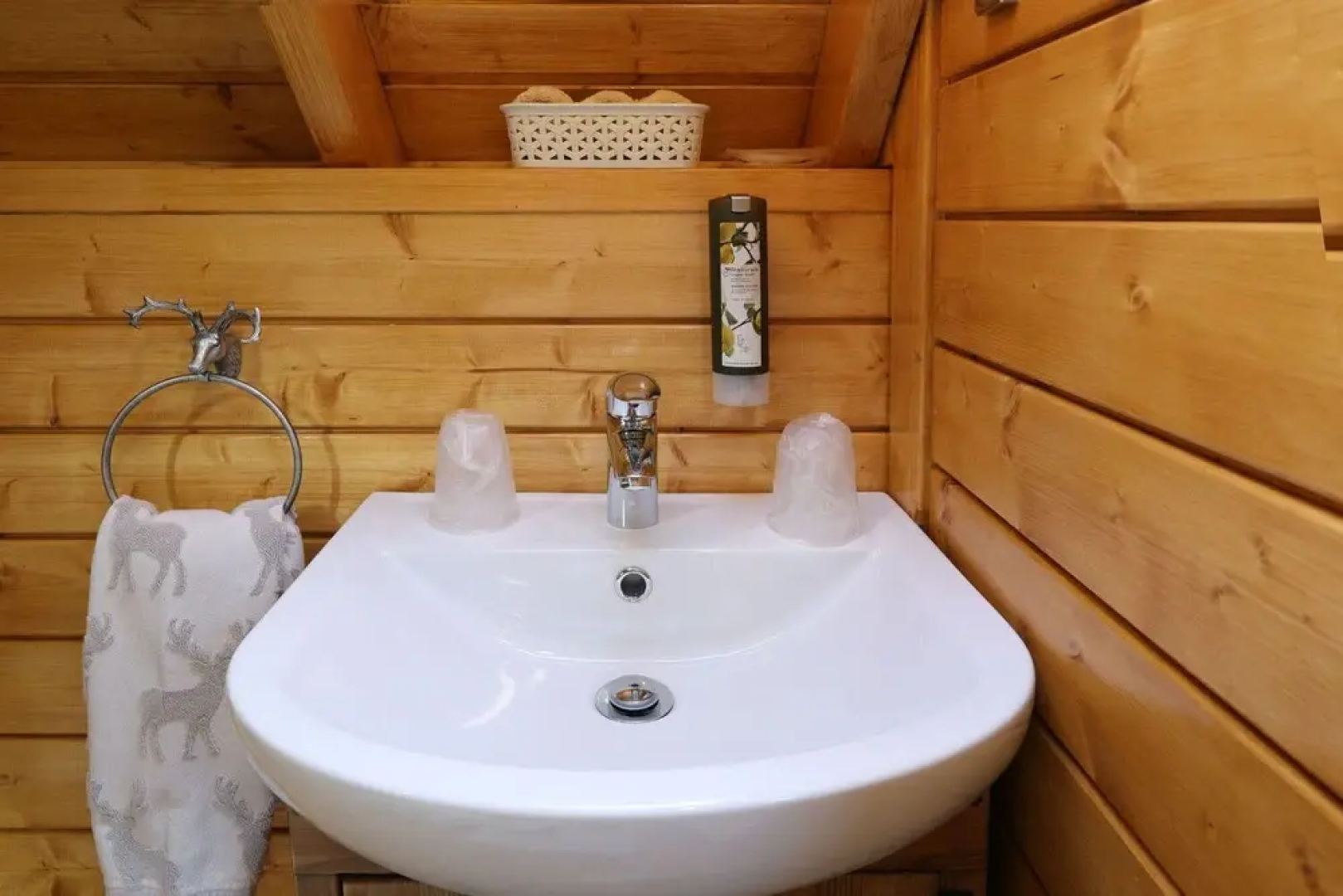 Elsay May Luxury Lodges Exclusively for Couples Over 25yrs and Dog Friendly