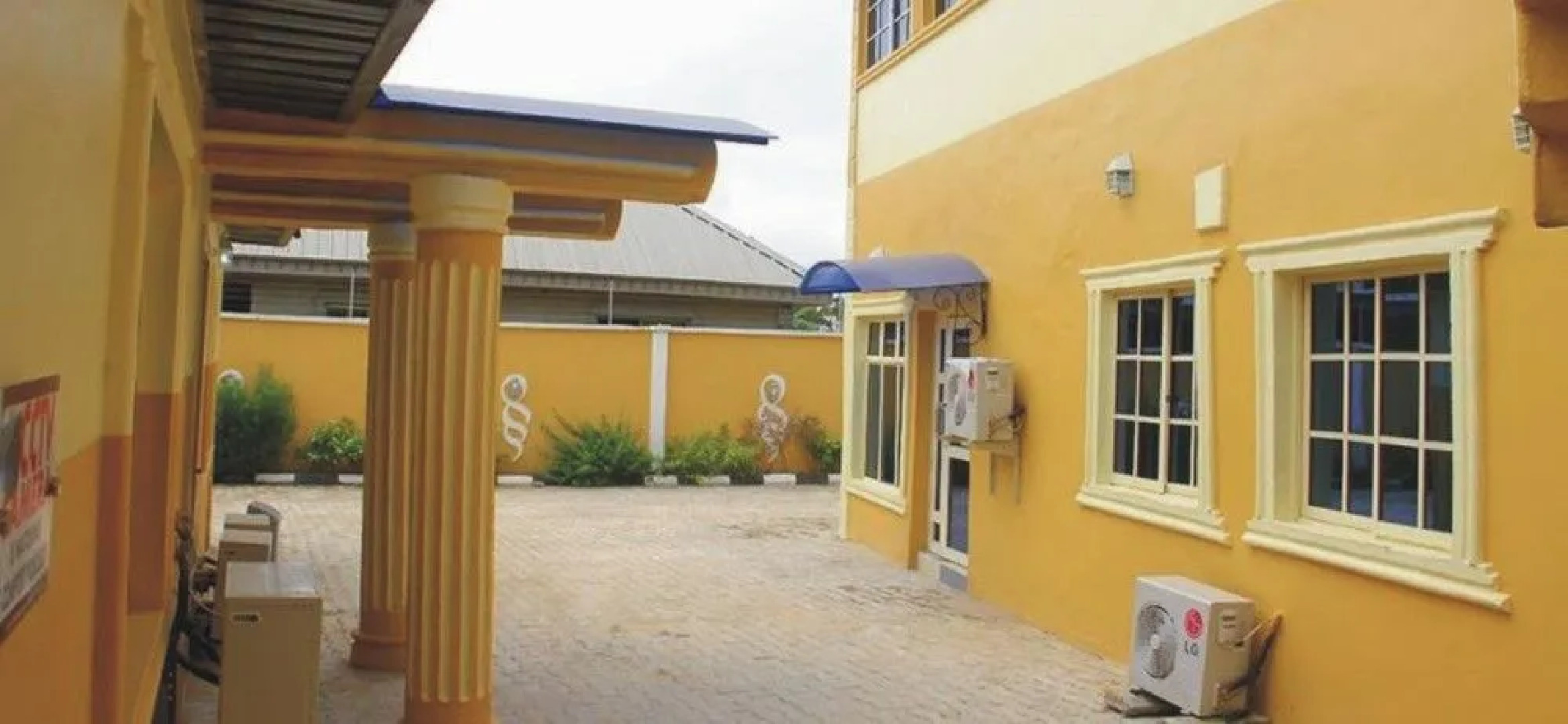 Brilliant Hotel and Suites