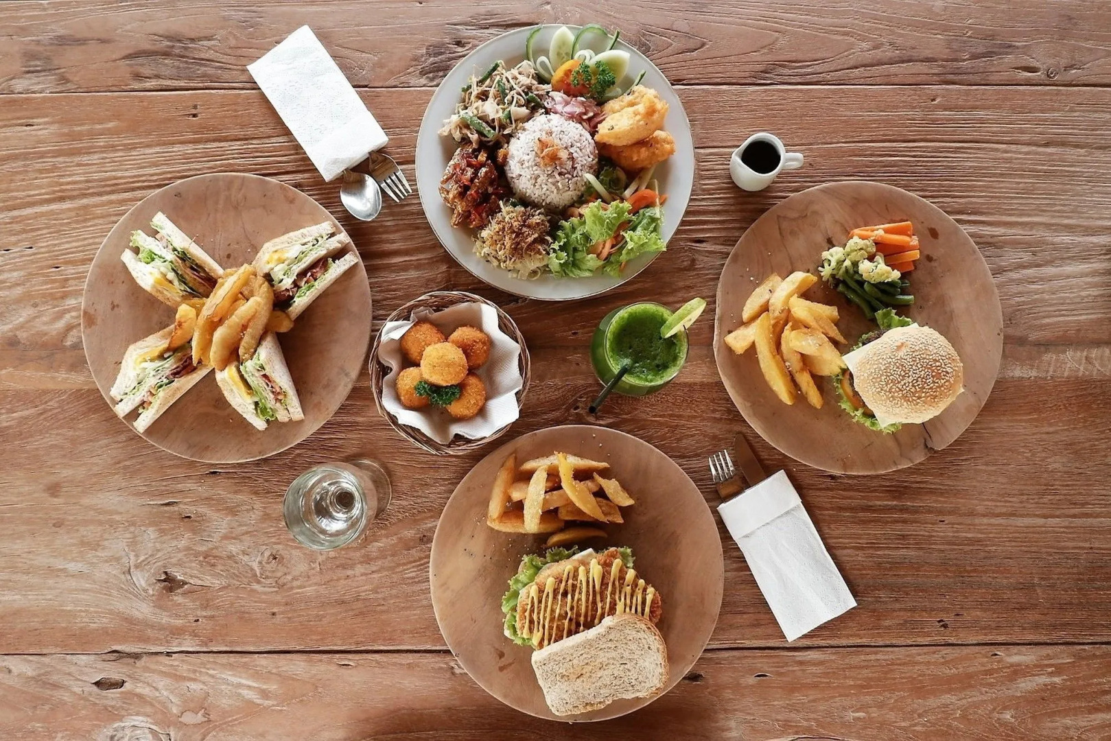 Pondok Pitaya Hotel, Surfing & Yoga