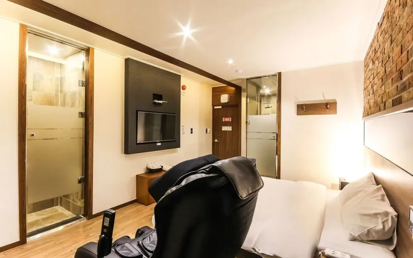 Wanju J Self Check-in Motel