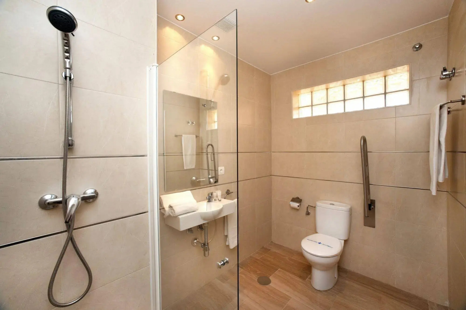 Leo Isla Canela Selection