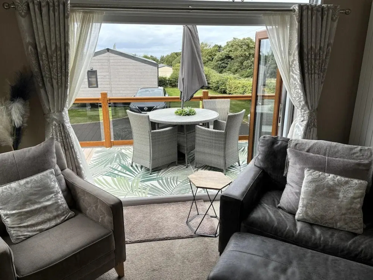 Edinburgh Lodge-sleeps 6-pet Friendly-beach&views