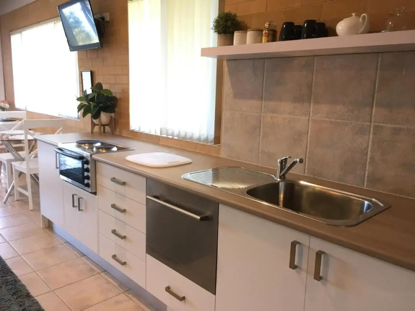 SilverWaters Waterfront Accommodation