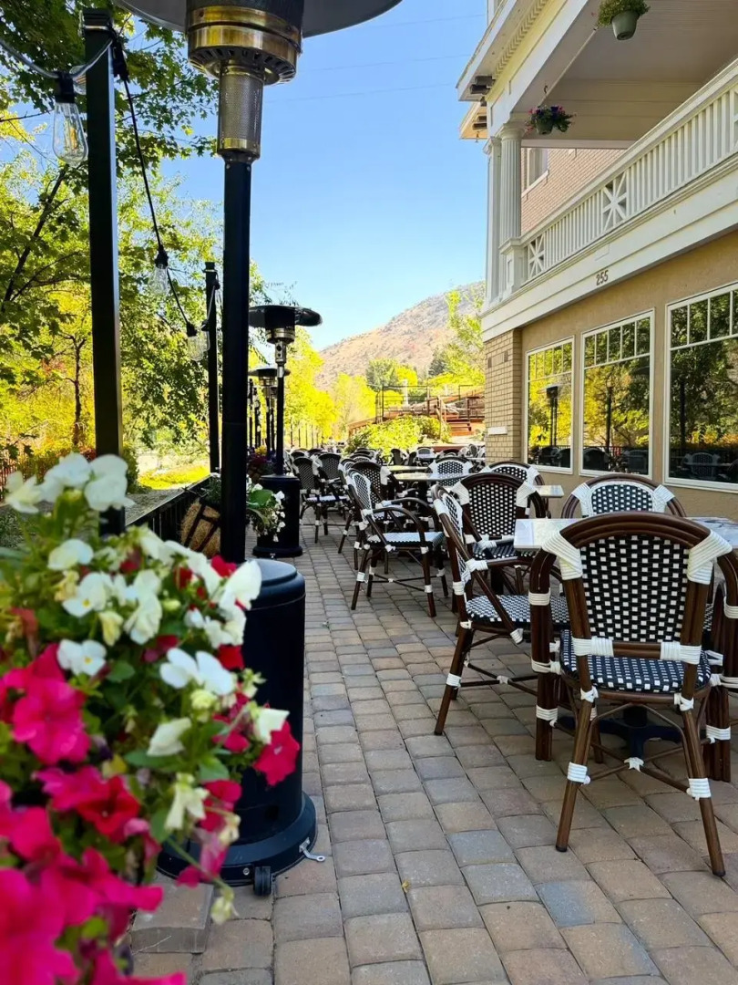 Riverside Hot Springs Inn & Spa - Adults Only