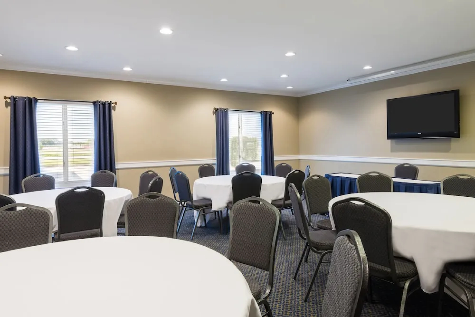 Holiday Inn Express & Suites New Iberia-Avery Island