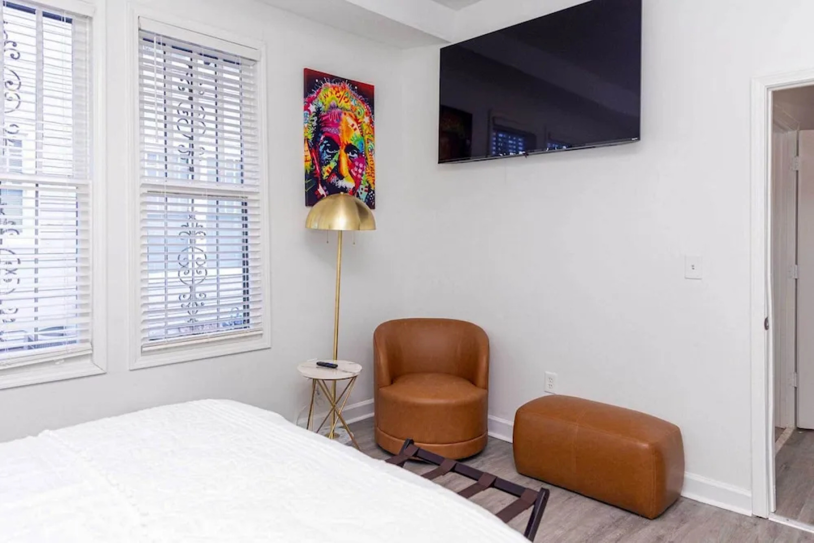 Stylish Home ~ 2 Mi to Jackson State & Belhaven!