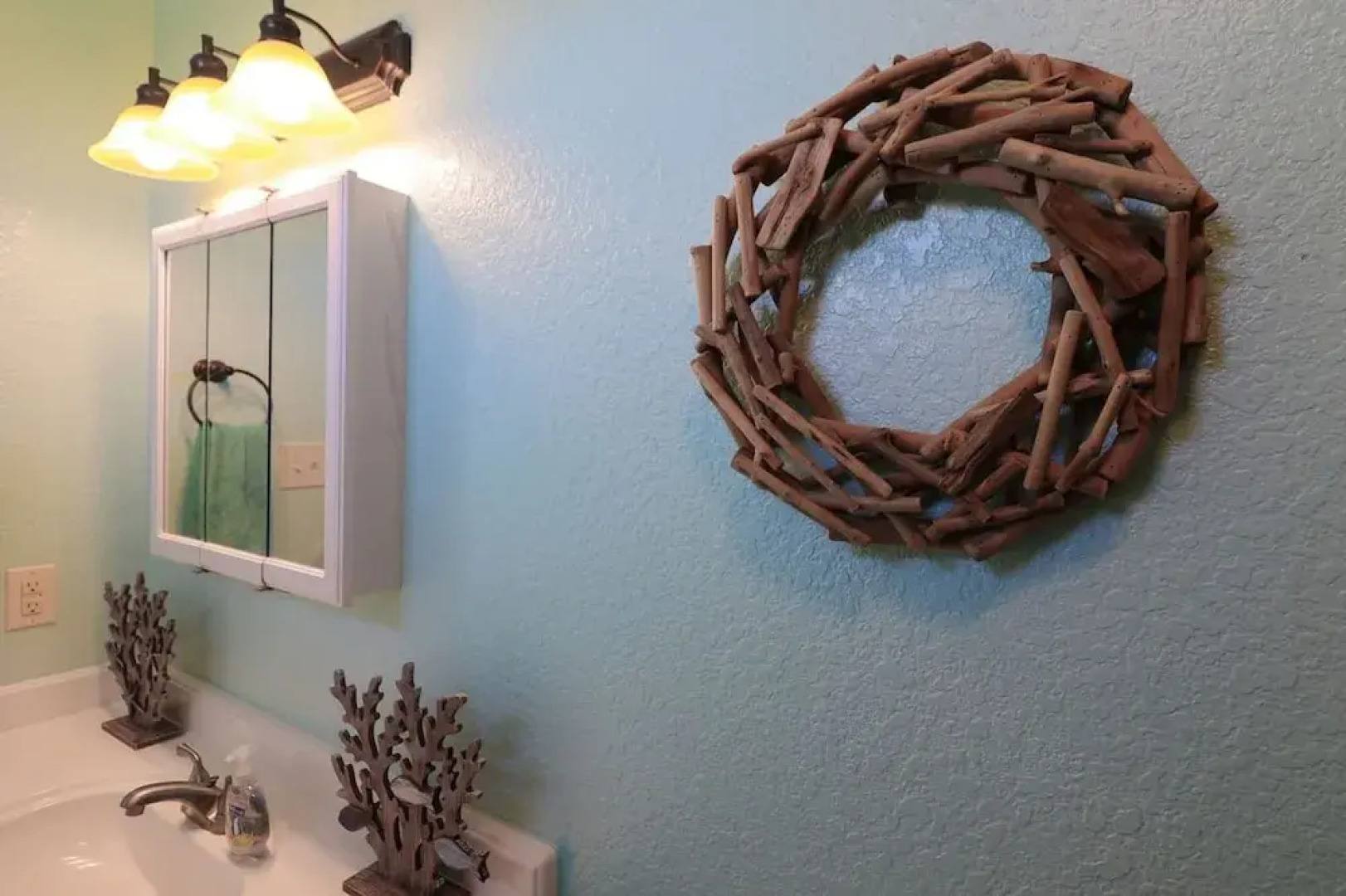 Superb Home With Private Walkover to Beach