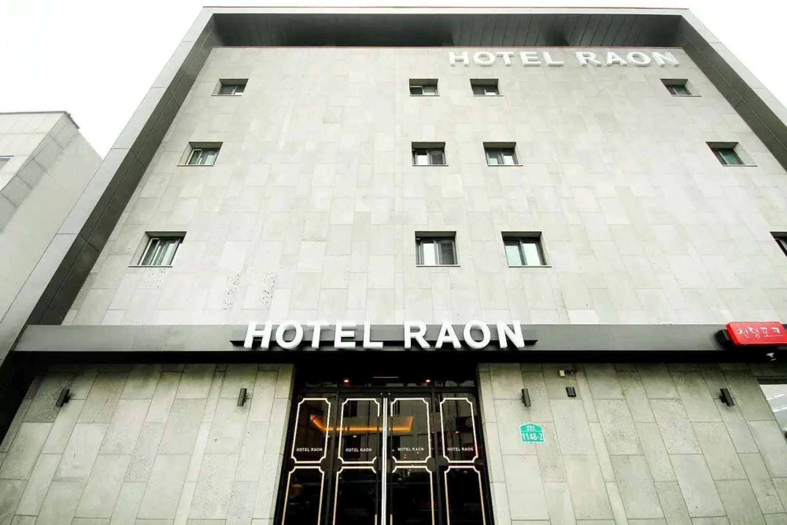 Hotel Raon