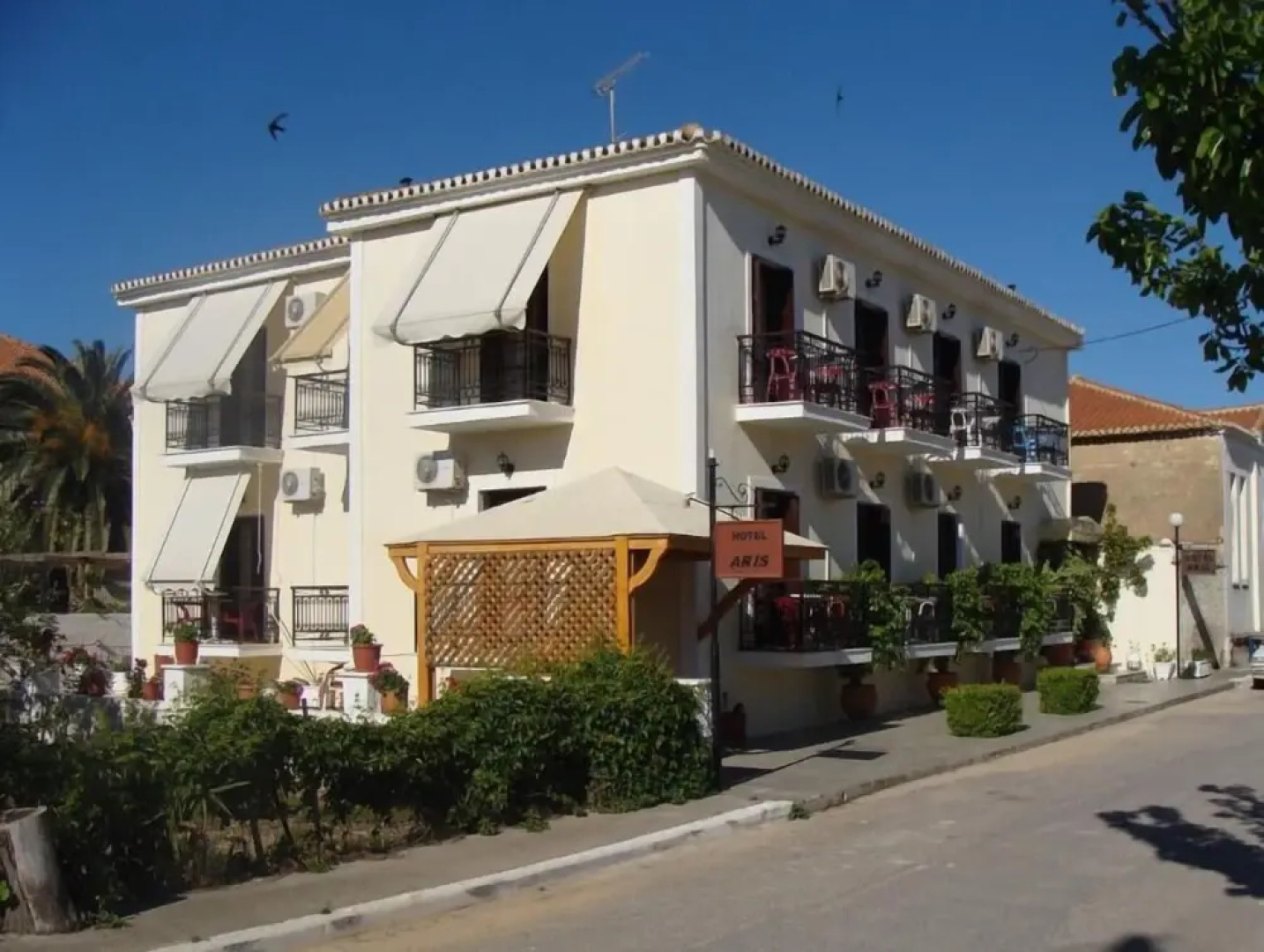 Hotel Aris