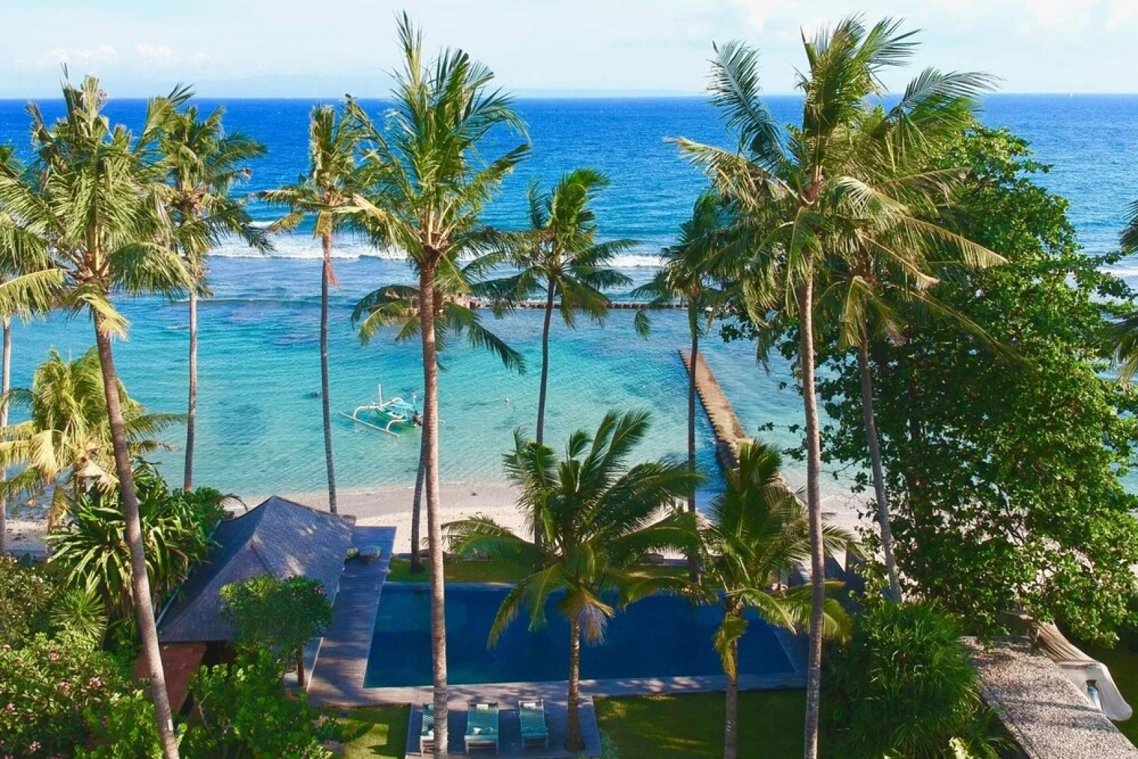 Villa Manis Beachfront