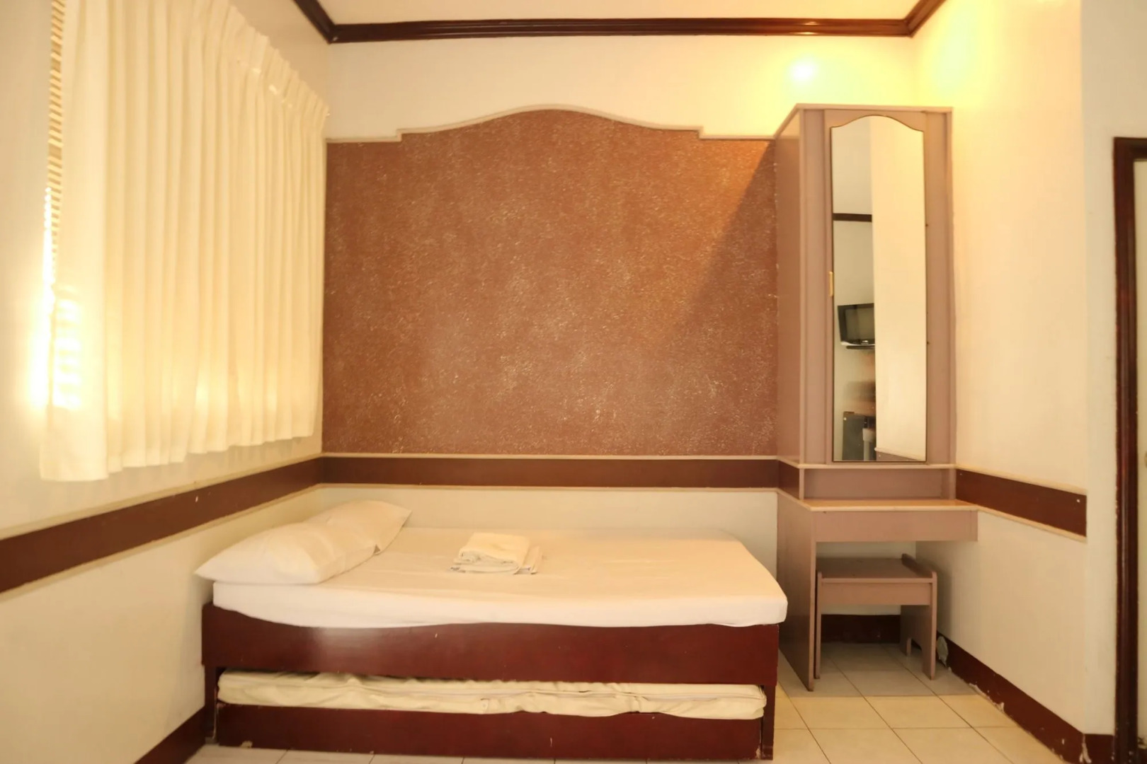 Mayon View Garden Apartelle & Restaurant