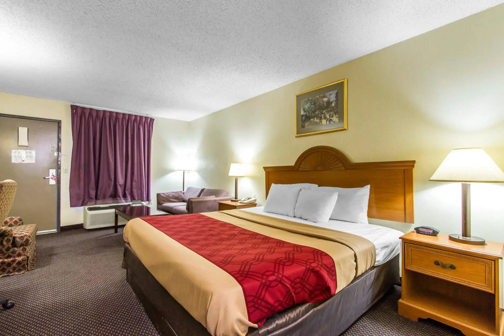 Econo Lodge & Suites Clarksville near Governors Square Mall