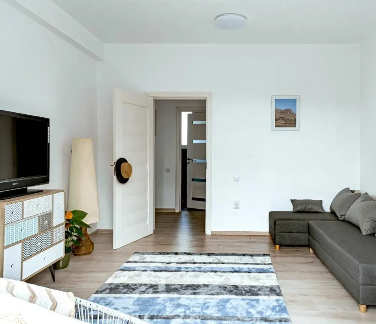 Solomon Apartments ap 2