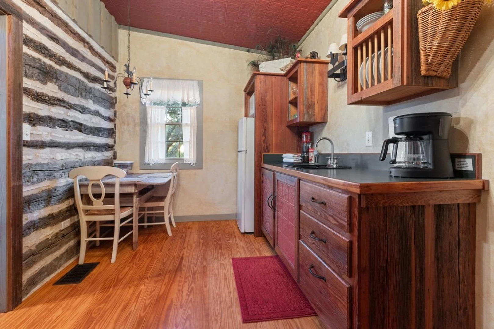 Chula Vista 1 Bedroom Cabin by RedAwning