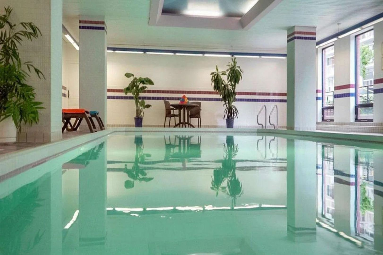 Cartier Place Suite Hotel